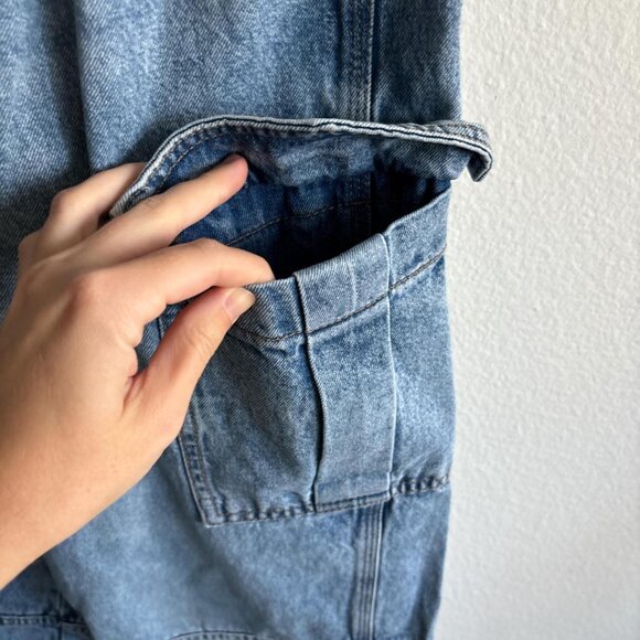 H&M Divided Womens Cargo Jeans Medium Light Wash 26" Waist - Picture 4 of 8